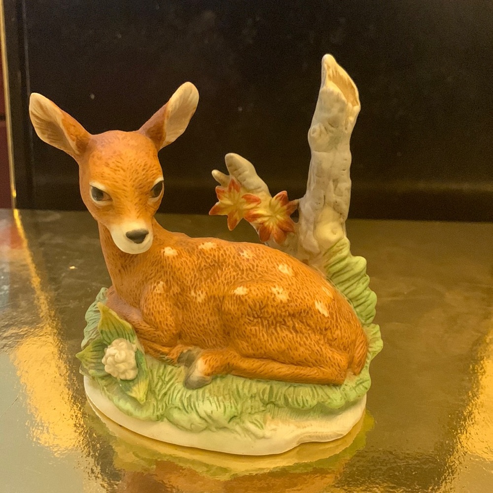 HOMCO Deer fawn laying in the‎ forest 8879